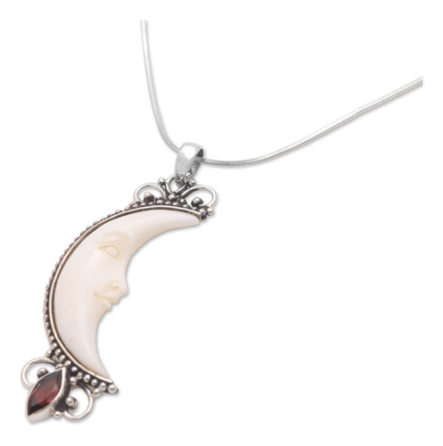Novica Collar Con Colgante De Hueso De Granate Hecho A Mano,