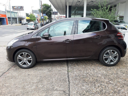Imagen 2 de 13 de Peugeot 208 1.6 Feline 2014 62000km