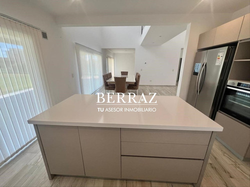 Casa Venta 3 Dormitorios Barrio El Trebol Lote De 961 M2 Haras Santa Maria Escobar