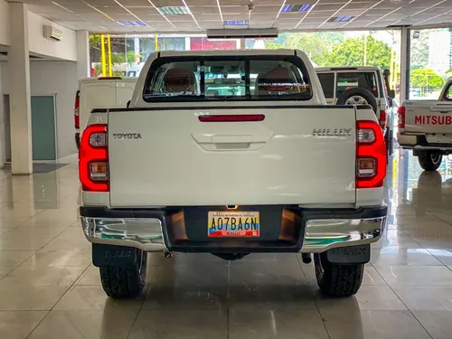 Toyota Hilux 2.7 4x4