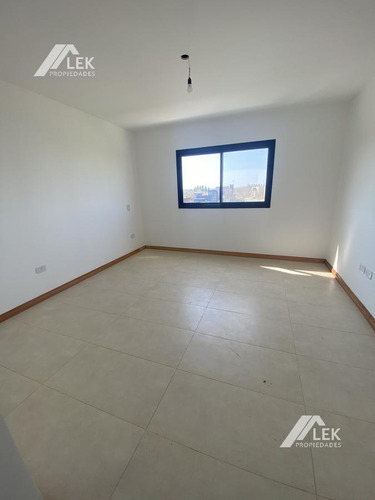 Impecable Casa Con Pileta En San Matias! Acepta Permuta Menor Valor... Mono O 2 Amb Caba