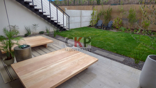 4d/4b/ 1e/ Townhouse / San Carlos / Venta Sin Comision