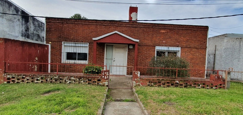 Dueño Vende O Permuta Por Menor Valor,amplia Casa San Carlos