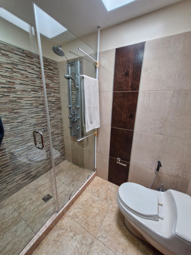 Townhouse De Oportunidad En Lomas Del Este-sl