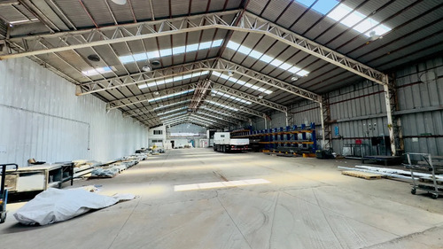 Puerta Sur Nave Industrial De 1.300 M2. Acceso Ruta 5 Sur 