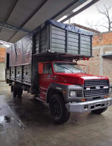 Ford F-700 D