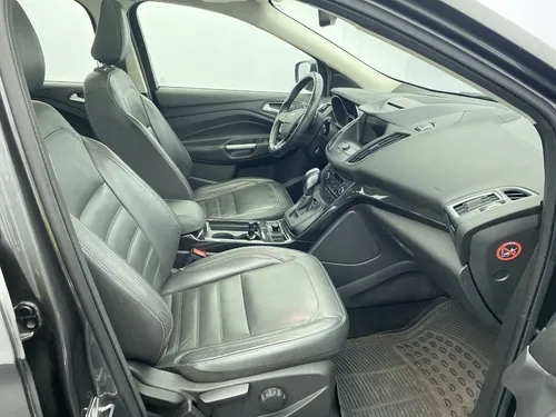 Ford Escape 2.0 Titanium 245 hp