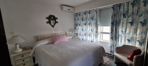 Apartamento En Venta Con Excelente Vista Al Mar, Primera Línea- Ref: 3996