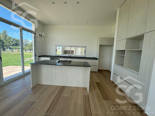Casa En Venta 5 Ambientes Comarcas De Lujan