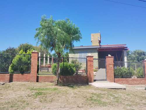 En Venta Casa En Villa Parque Del Lago, Tanti