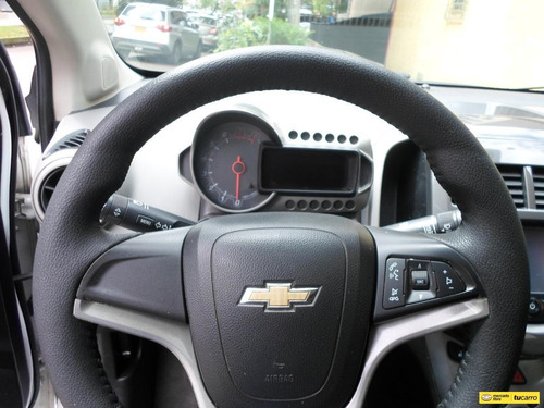 Imagen 12 de 15 de Chevrolet Sonic Lt Mecánico Sedán