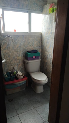 Apartamento Con Local Comercial