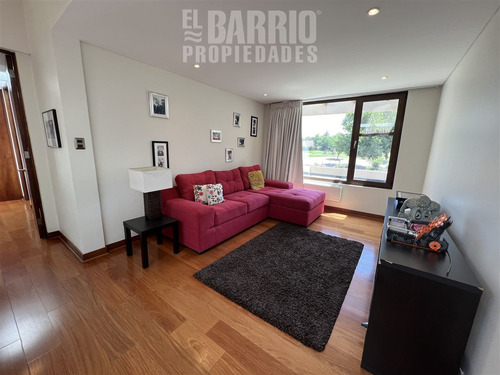 Casa En Venta De 4 Dorm. En Las Brisas De Chicureo