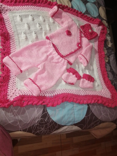 Imagen 1 de 1 de Colchita Y Ajuar De Bebe
