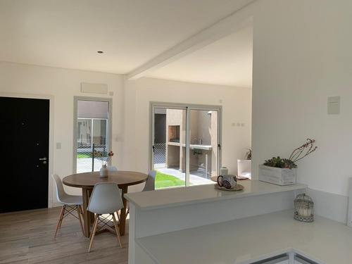 Departamento De 2 Ambiente En Green Village Pilar | Vco Propiedades