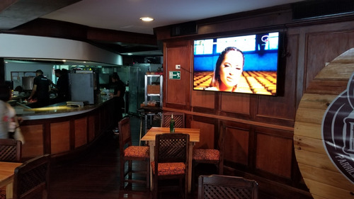 Imagen 4 de 14 de Bar-restaurante Con Musica En Vivo Y Discoteca
