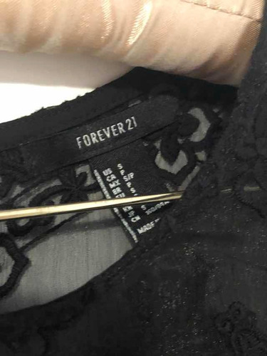 Polo Negro Corto De Encaje Con Cierre En La Espalda Forever