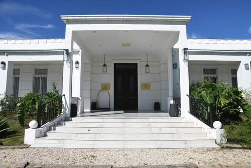 Importante Finca Con Mansion Y 9 Cabañas En Cañuelas