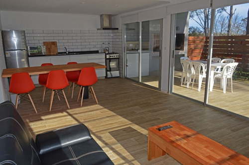 Moderna Casa - 2 Dormitorios - 80 Mts De La Playa-estufa
