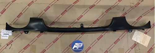 Filler Parachoque Delantero Toyota Corolla 99/00  Q U P