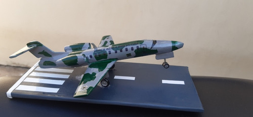 Imagem 1 de 5 de Maquetes De Madeira