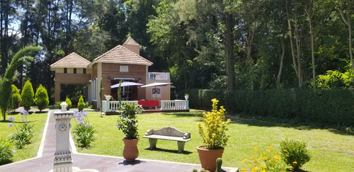 Permuta O Venta Hermosa Casaquinta O Permanente - 2 Casas