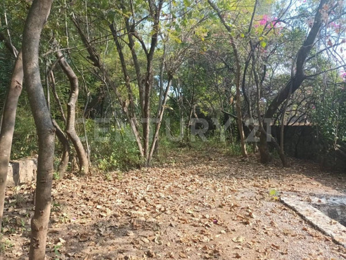 Terreno En Venta, Lomas De Atzingo, Cuernavaca.