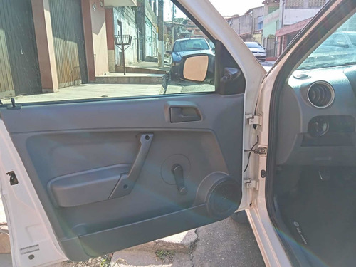 Imagem 9 de 11 de Volkswagen Saveiro 2008 1.6 City Total Flex 2p 101 Hp
