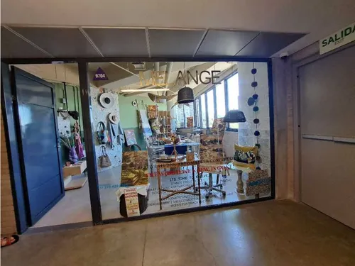 Excelente Local Comercial Distrito Avignon 25 Mt