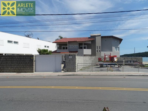 Imagem 1 de 15 de Casa No Bairro Centro Em Porto Belo Sc - 1538
