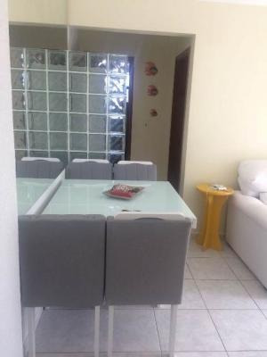 Imagem 2 de 6 de Apartamento Com Piscina E Churrasqueira.