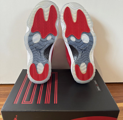 Nike Air Jordan 11 Retro Win Like 96 (Usado)