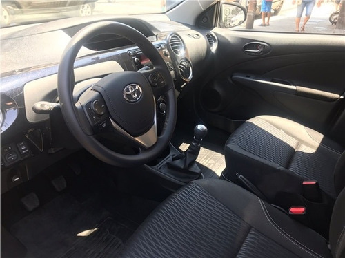 Toyota Etios 1.5 X Plus Sedan 16v Flex 4p Automático