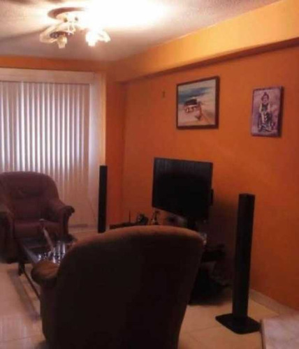 Imagen 4 de 10 de Apartamento En Res Bayona En Los Guayabitos En Valencia
