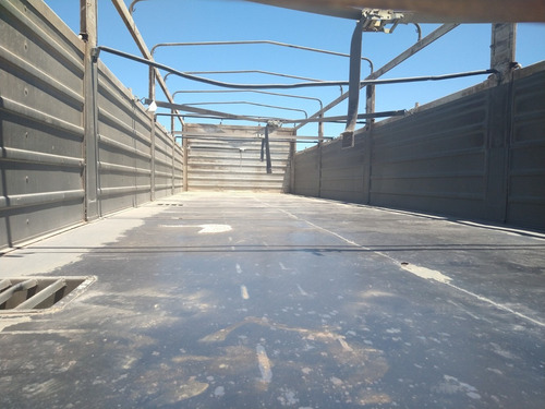 Acoplado Astivia Baranda Volcable Abs Escalable Impecable
