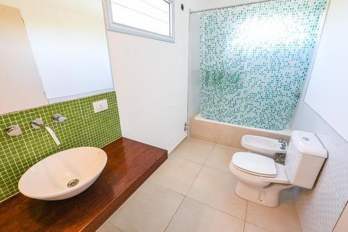 Imagen 25 de 30 de Casa De 3 Dormitorios En Venta Hostal Del Sol Con Pileta Fisherton