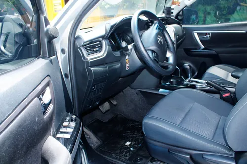 Toyota Fortuner 2.4 4x2 At 2021