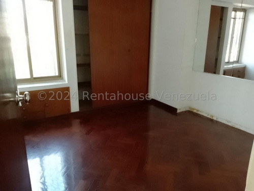 Apartamento En Venta En Prados Del Este #24-5631 Yosmil Carrero