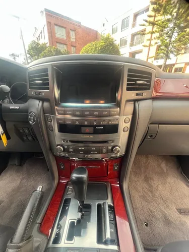 Lexus LX 5.7 570