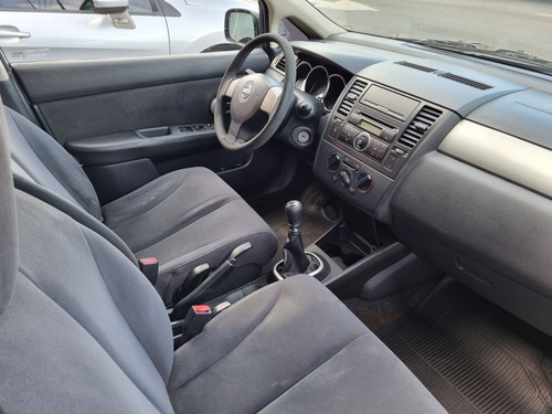 Imagen 6 de 13 de Nissan Tiida 2008 1.8 Visia