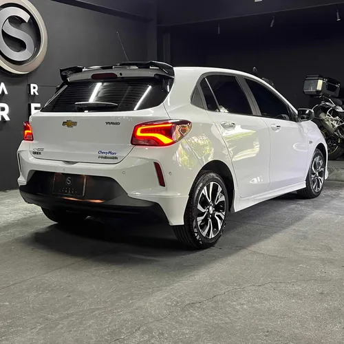 Chevrolet Onix 1.0T Premier Hatch At