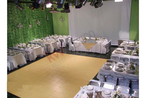 Venta O Renta De Edificio Con Salón De Fiestas Muy Amplio Ideal Para Giros Diversos