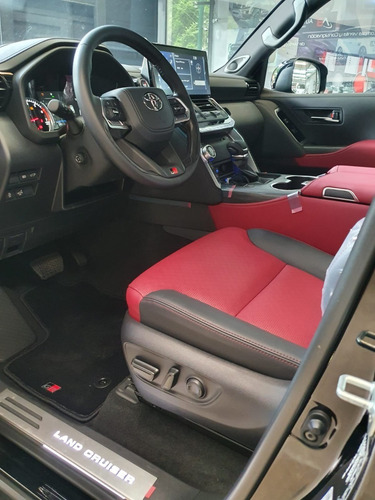 Imagen 7 de 15 de Toyota Land Cruiser Gr Sport Twin Turbo 70th Anniversary