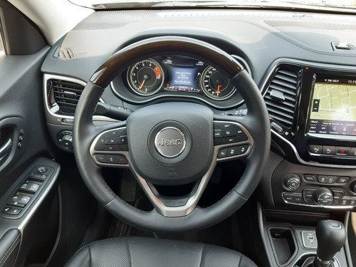 Imagen 13 de 15 de Jeep Cherokee Overland 2020
