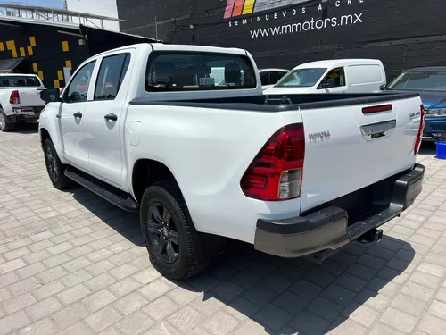 Toyota Hilux 2.7 Cabina Doble Sr Mt