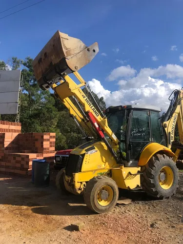Retroexcavadora New Holland B110b Cabinada Con 4500 Horas