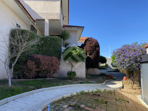 Casa En Venta De 4 Dorm. En Quilpué