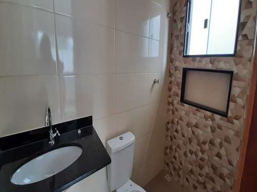 Imagem 8 de 11 de Casa Linear Com Quintal Próxima A Lagoa De Iriry. - 963 - 70180111
