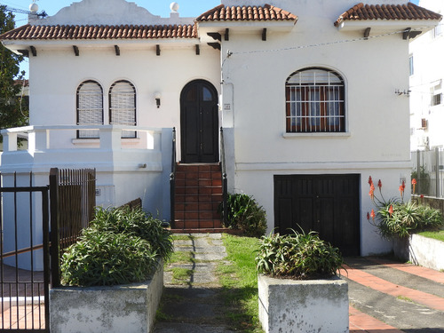 Venta Casa Padrón Único Bello Y Reborati Con Importante Fondo Verde