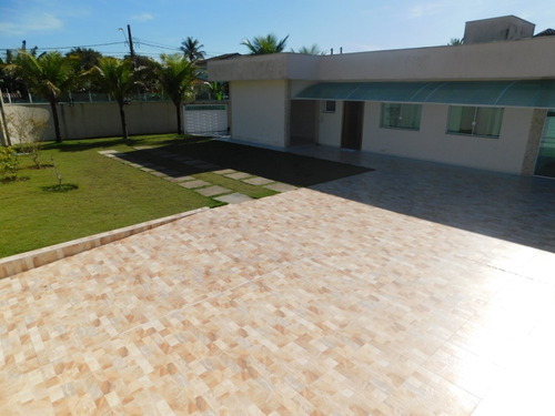 Imagem 3 de 14 de Casa De Alto Padrão Com Piscina À Venda Na Praia De Peruíbe.